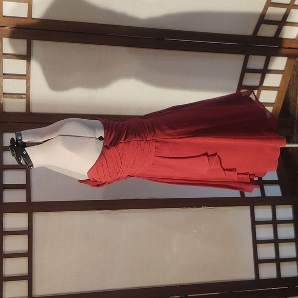 David's Bridal Short Crinkle Chiffon Dress with Front Cascade Wine Dress Sz 4 - Picture 4 of 10